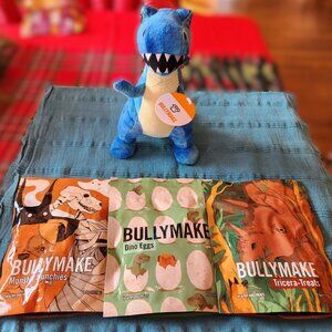 BULLYMAKE Dog Plushy Power Chew & Treat Set – Dinosaur - NEW